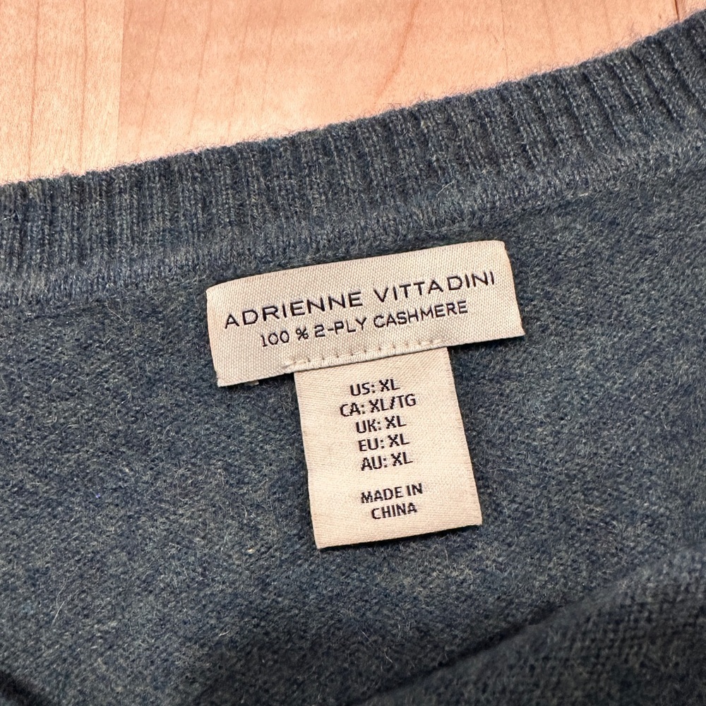Adrienne Vittadini Women’s Charcoal/Green Cashmere Sweater - Picture 3 of 4